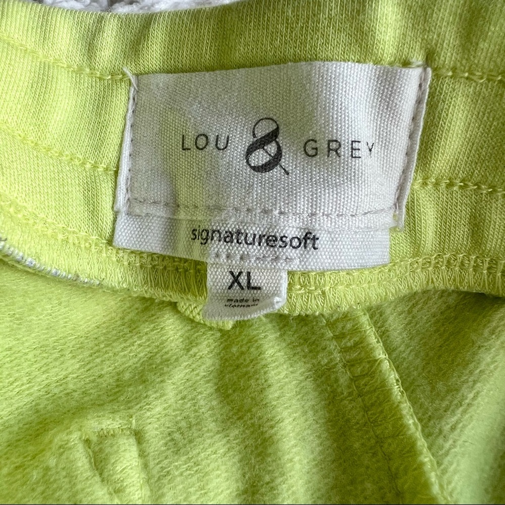 Lou & Grey Signature Soft Shorts Size XL in Neon Green - Picture 3 of 4